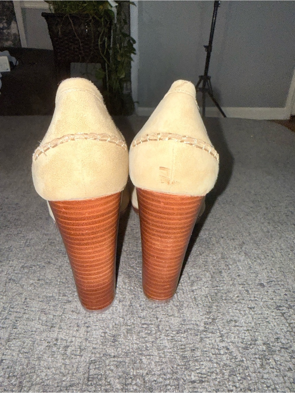 Vince Camuto Cefinlyn Suede Tassel Loafer Pumps Beige Size 11M Block Heel - Picture 12 of 16